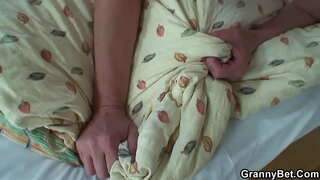 Vella seducido rapaz