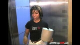 Гладь ву вылтӥ ширтӥсь поезд.