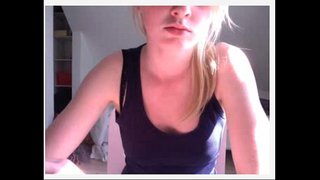 Hete blonde tieten laten zien voor de cam