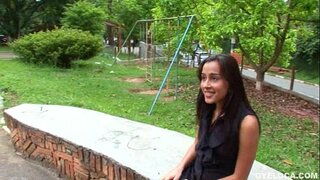 Hiszpanka otrzymała ciepły pielęgnacja twarzy po tym, jak jej ciężko zerżnęli w cipkę i tyłek