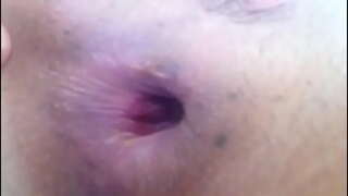 Conatur posuit illud in asinum, extra