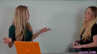 לעסביאַן אַגענט גאַט געכאפט דורך אַ סעקסי ספּי