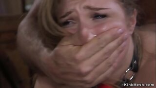 ���िशाल स्तन श्यामला में crotch रस्सी गुदा गड़बड़