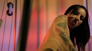 Catra ખાતરી તેના ટ્રેનર બનાવવા માટે વર્કઆઉટ થોડી વધુ ગરમ