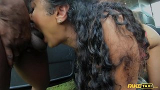 Fake Taxi Indiana Marina Maya BBC voalohany porno any anaty taxi