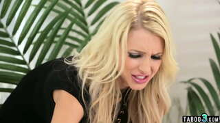 Angry cougar ഭാര്യ ആർ. fuck with a stranger