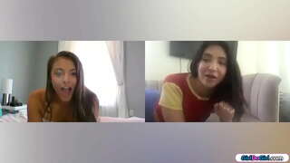 סטודנטית gfs מחליט להשתמש הצעצועים שלהם במהלך שיחות.את מפותחת, בייב אנאלי תקעים התחת שלה בזמן ציצים קטנים ברונטית מגדיר את התחת שלה על צעצוע